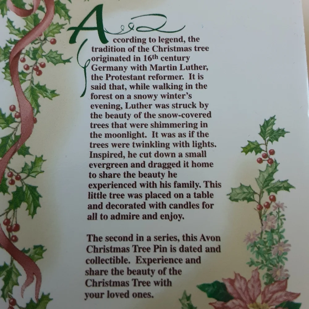 AVON 2005 2nd Annual Rhinestone Christmas Tree Holiday Brooch Vtg/NIB